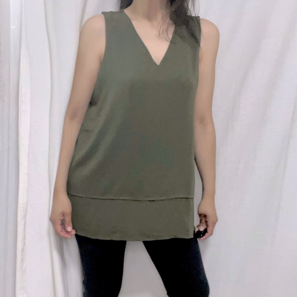 Michael Kors V- neck layered shift tank
